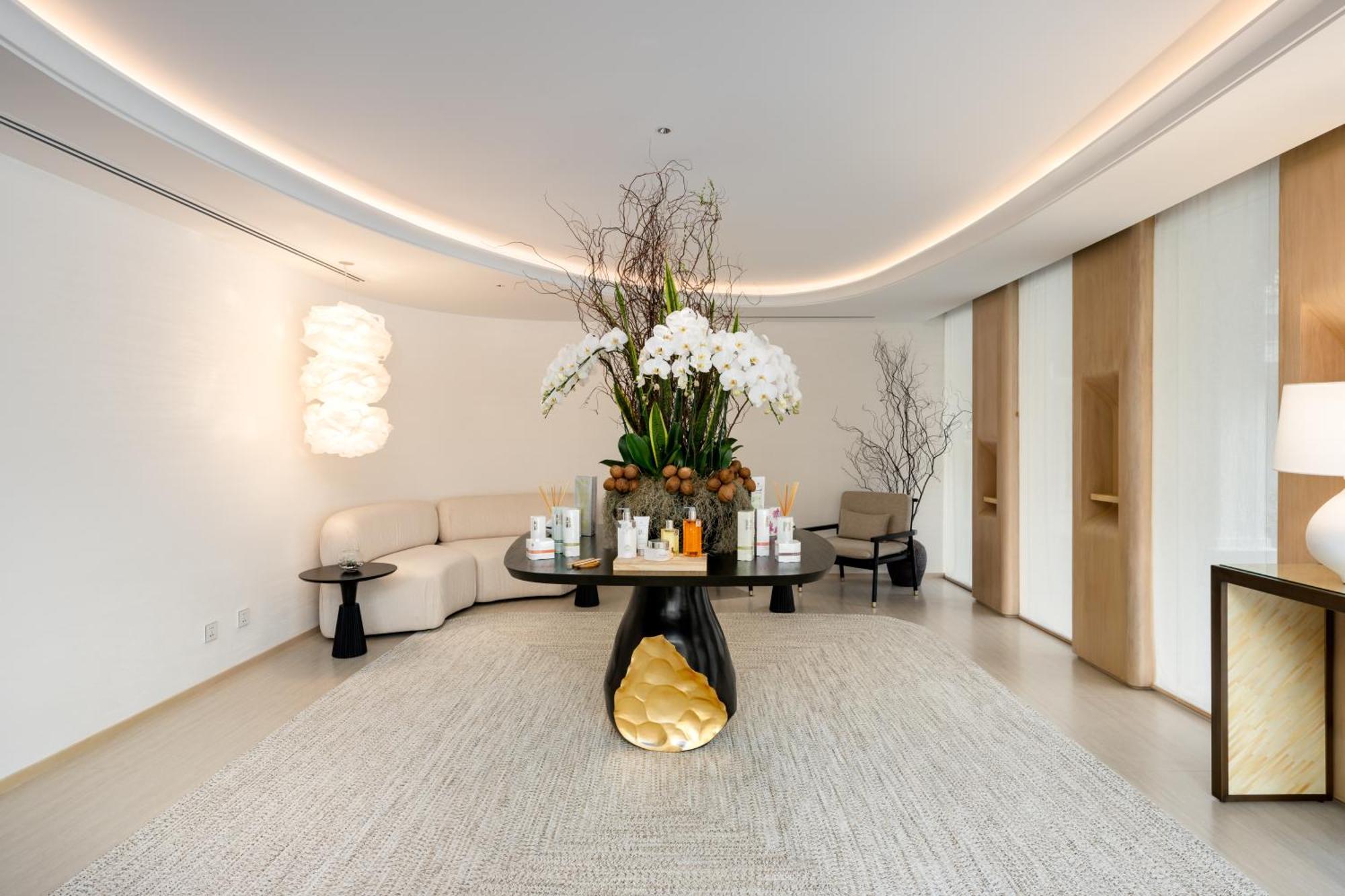 Saii Laguna Phuket Bang Tao Beach  Buitenkant foto The lobby of the Four Seasons Hotel